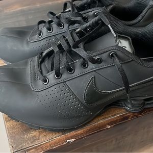 Excellent condition all black Nike shox